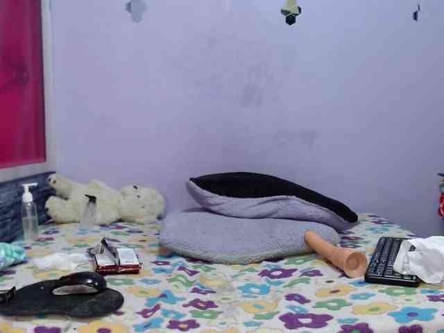 kyliemoan webcam