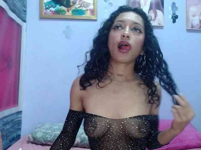 kyliemoan webcam