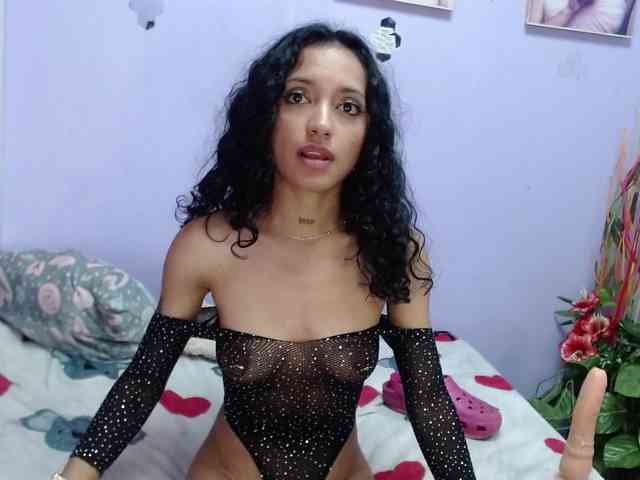 kyliemoan Live Webcam on BongaCams