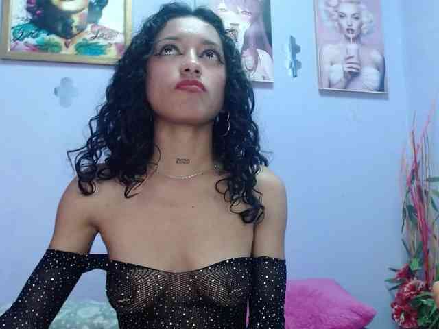 kyliemoan webcam