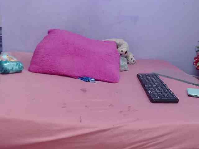 kyliemoan webcam