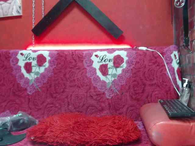 kyliemoan webcam