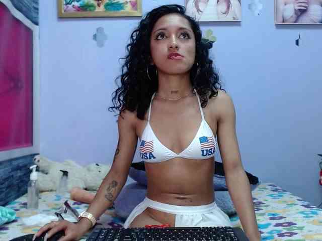 kyliemoan webcam