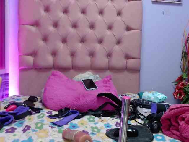 kyliemoan webcam