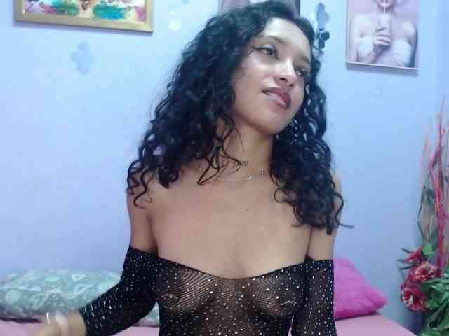 kyliemoan webcam