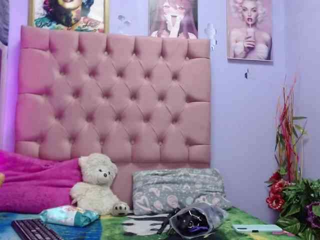 kyliemoan webcam