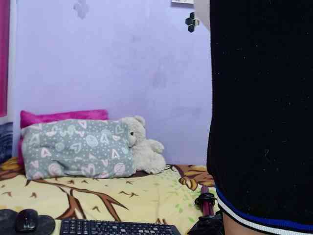 kyliemoan webcam