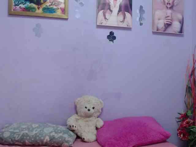 kyliemoan webcam