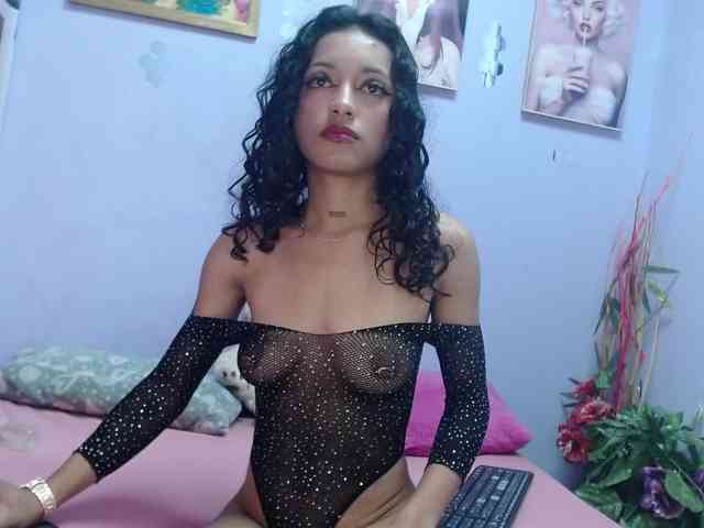 kyliemoan webcam