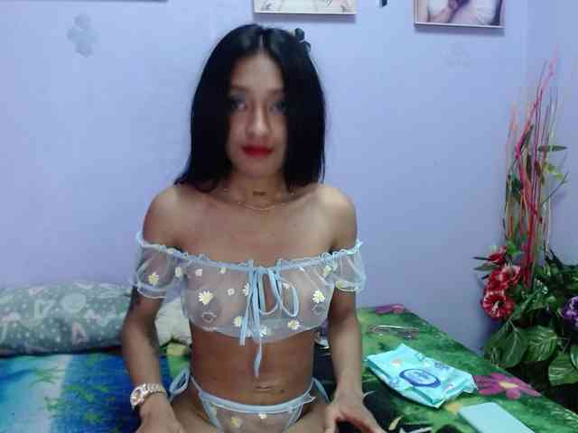 kyliemoan webcam