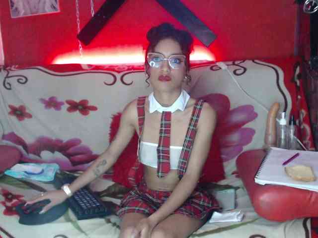 kyliemoan webcam