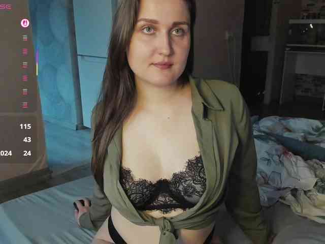 Vikki-Snake bongacams