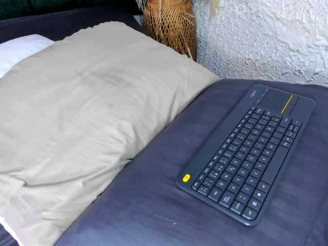  CharlotteBrian chat room