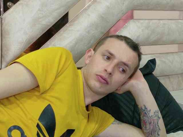 darlygoldenjhon webcam
