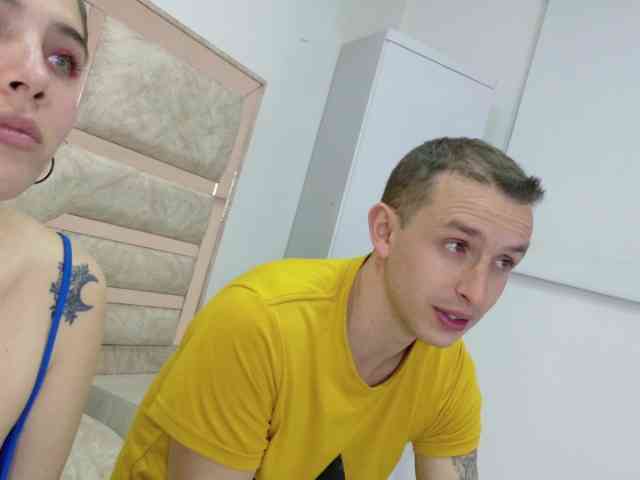 darlygoldenjhon webcam