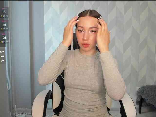 Mia-small44 webcam