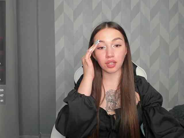 Mia-small44 webcam