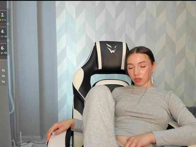 Mia-small44 webcam