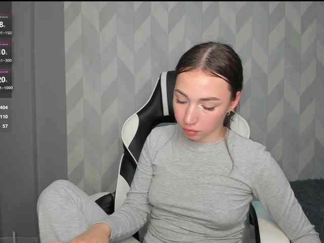 Mia-small44 webcam