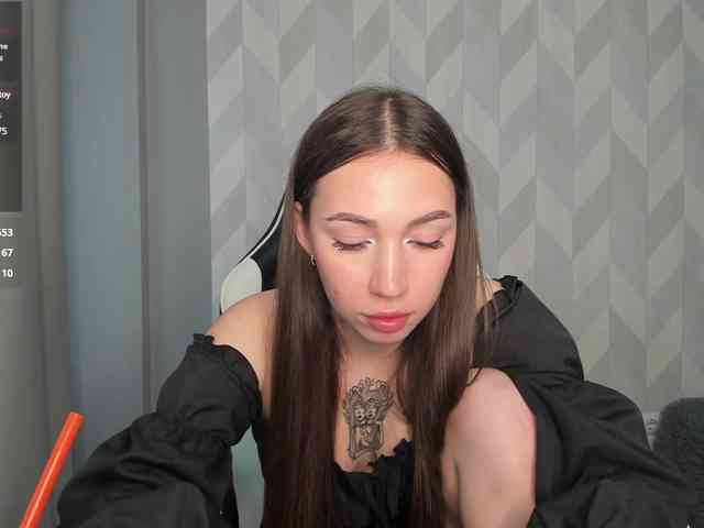 Mia-small44 webcam