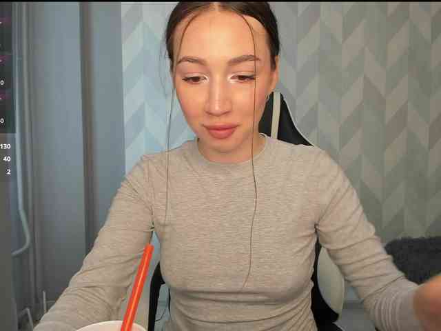 Mia-small44 webcam