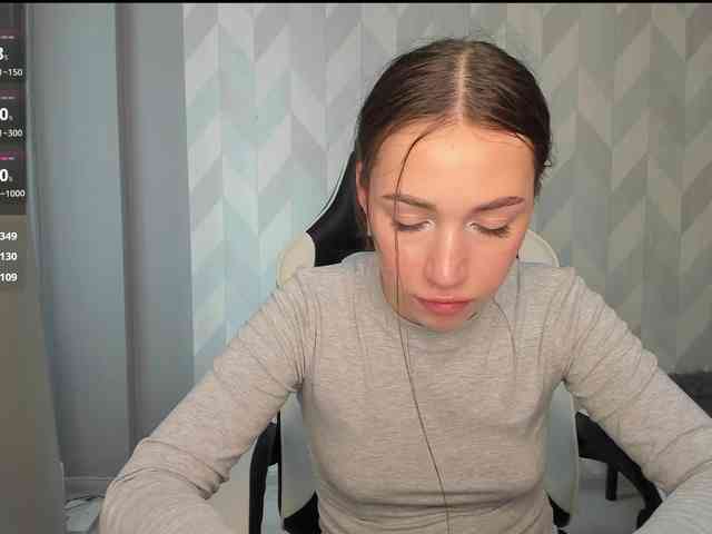 Mia-small44 webcam