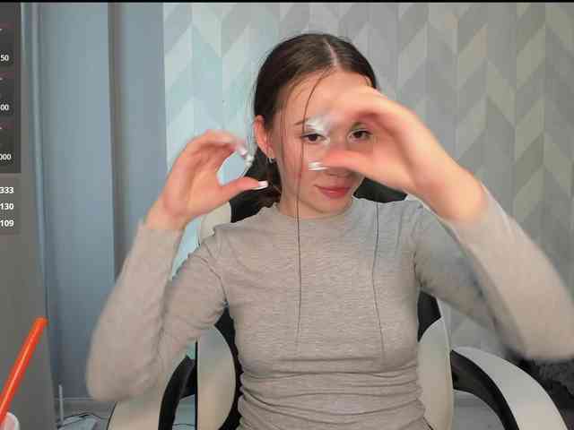 Mia-small44 webcam