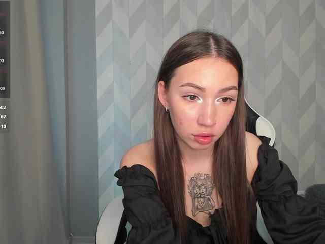Mia-small44 webcam