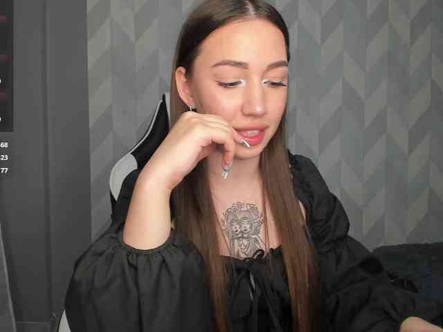 Mia-small44 webcam
