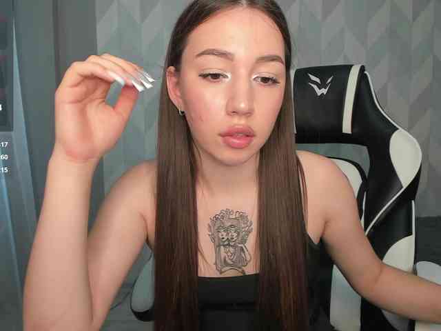 Mia-small44 webcam