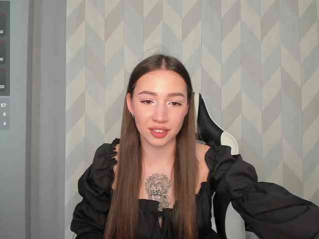Mia-small44 webcam