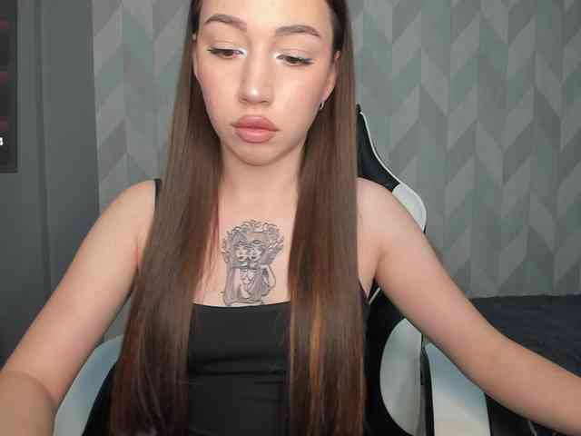 Mia-small44 webcam