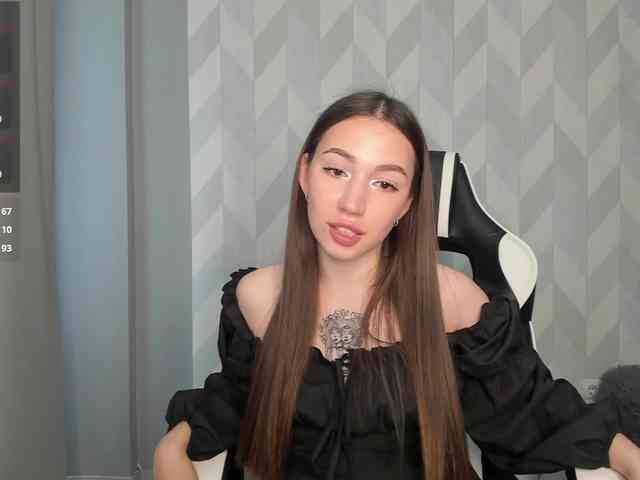 Mia-small44 webcam