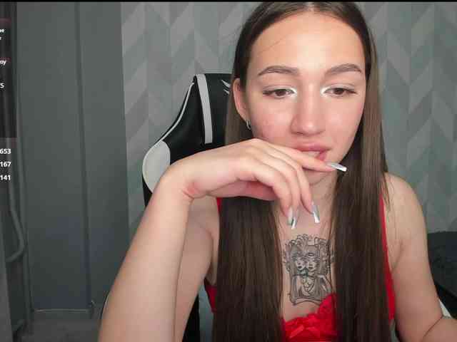 Mia-small44 webcam