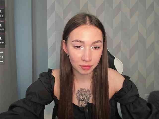 Mia-small44 webcam