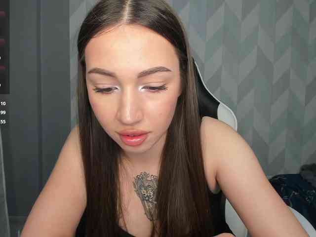 Mia-small44 webcam