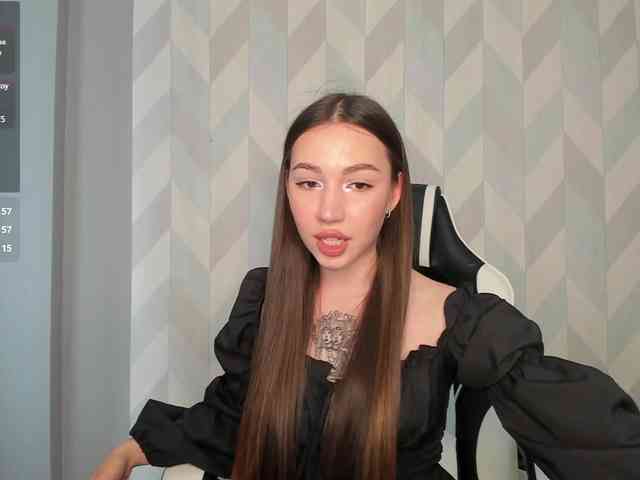 Mia-small44 webcam