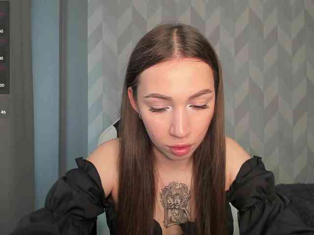 Mia-small44 webcam