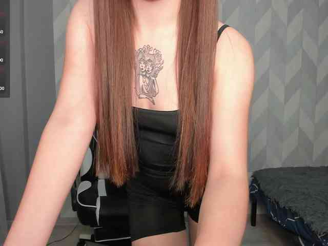 Mia-small44 webcam