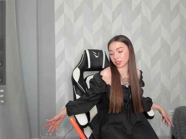 Mia-small44 webcam