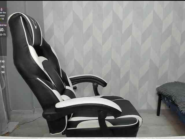 Mia-small44 webcam