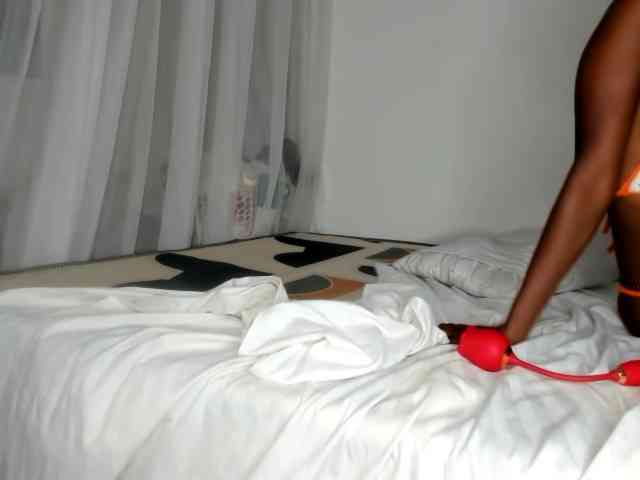 Petiteebony webcam