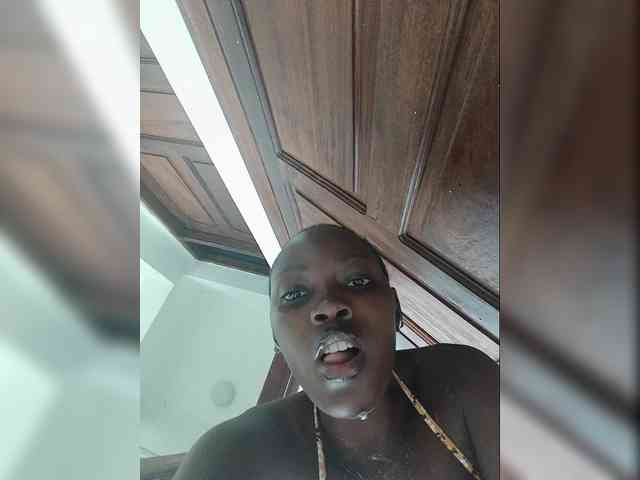 Petiteebony webcam