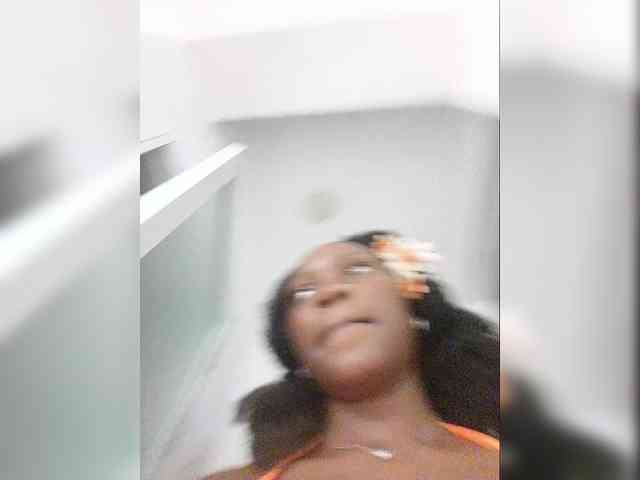 Petiteebony webcam