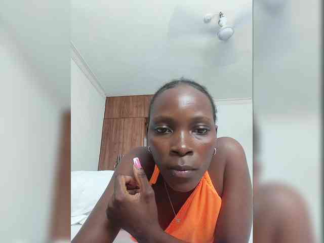 Petiteebony webcam