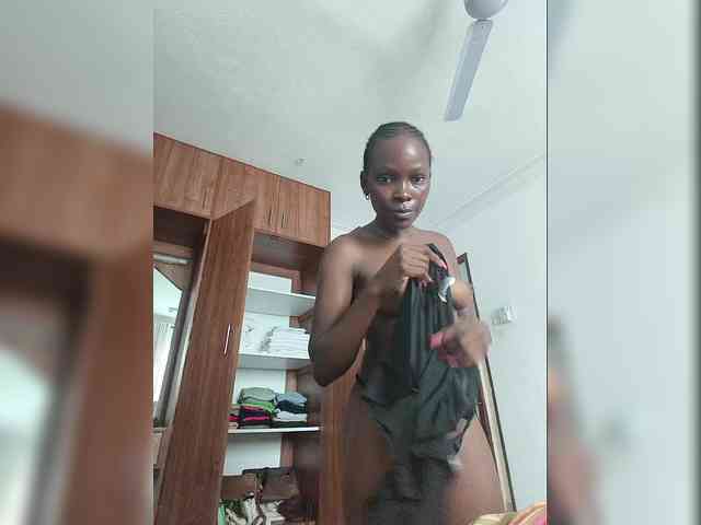 Petiteebony webcam