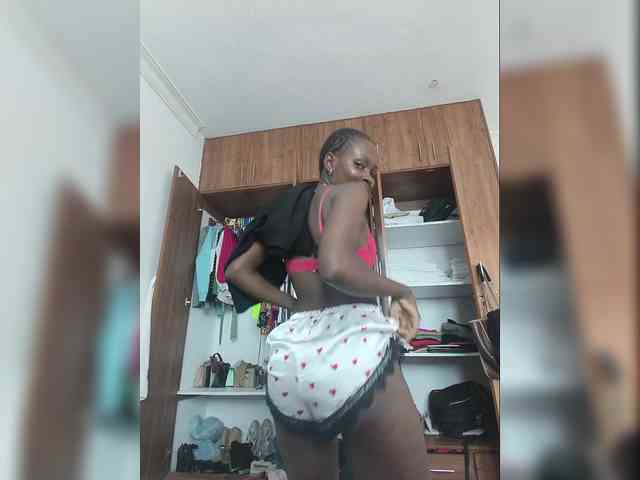 Petiteebony webcam