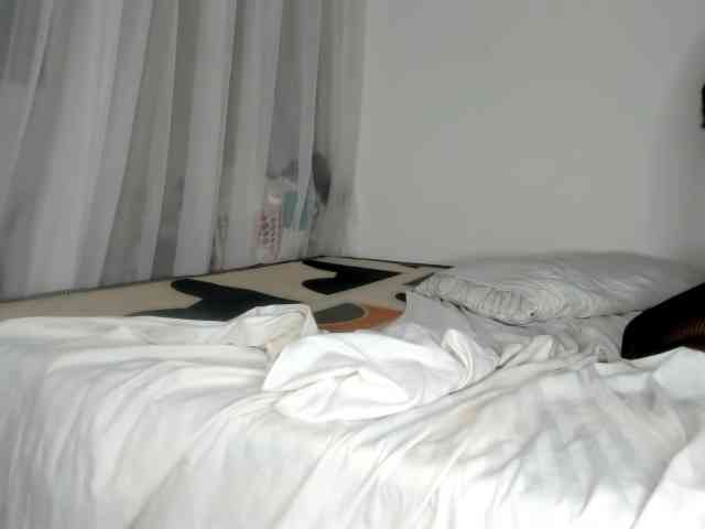 Petiteebony webcam