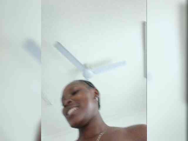 Petiteebony webcam