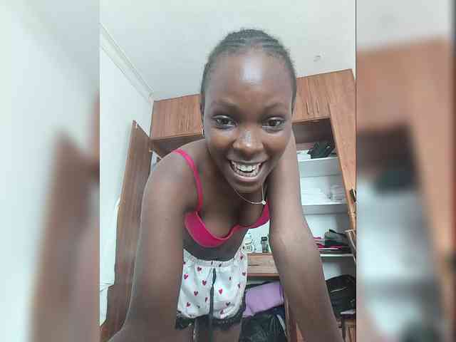 Petiteebony webcam